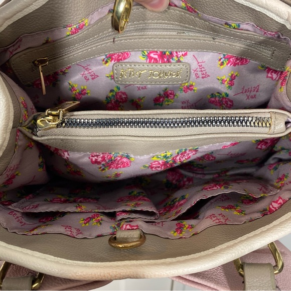 Betsy Johnson Bow Satchel with crossbody strap - Picture 8 of 9